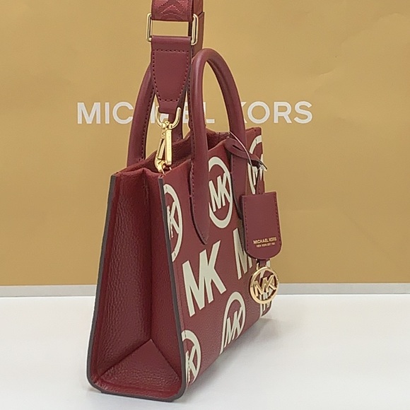 MICHAEL KORS
Mirella Small Logo Embossed Pebbled Leath
Crossbody Bag
DARK CHERRY - Picture 12 of 16
